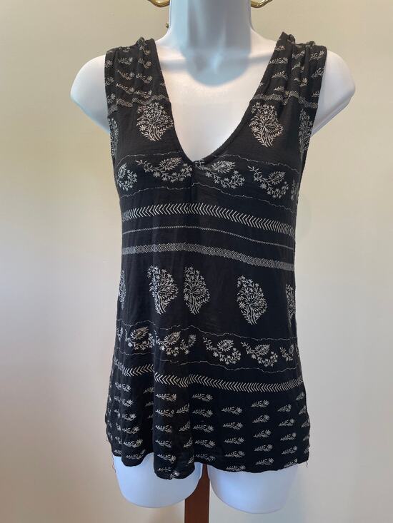 Lucky Brand Tops - Lucky Brand Size S Black & White Boho Sleeveless Top